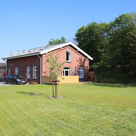Altes Bahnhofsvorsteherhaus Husum  Exterior photo