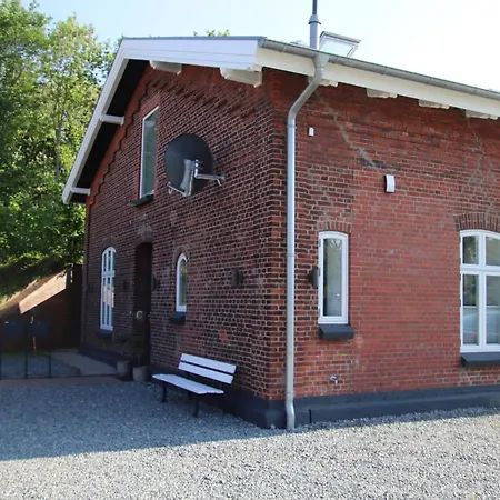 Altes Bahnhofsvorsteherhaus Husum  Exterior photo