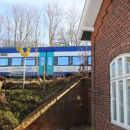 Altes Bahnhofsvorsteherhaus Husum  Exterior photo