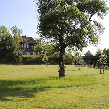 Altes Bahnhofsvorsteherhaus Husum  Exterior photo