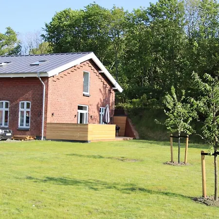 Altes Bahnhofsvorsteherhaus Husum  Exterior photo